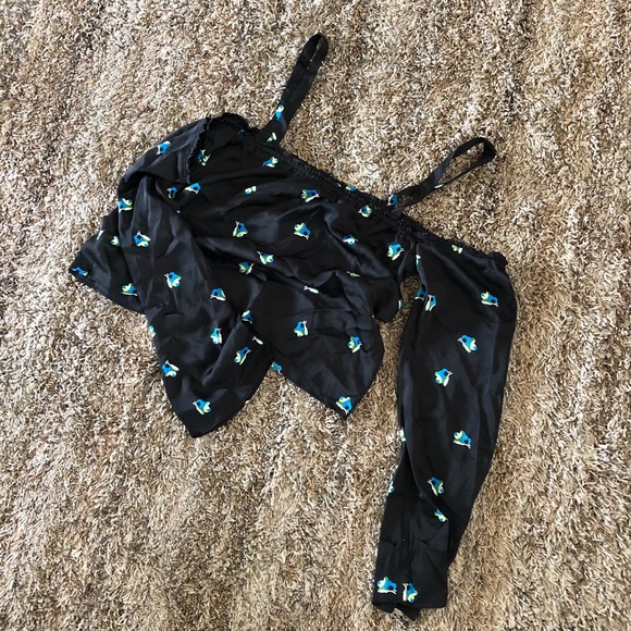 NWT! Urban Outfitters Black and Flower Crop Top! - Picture 4 of 5